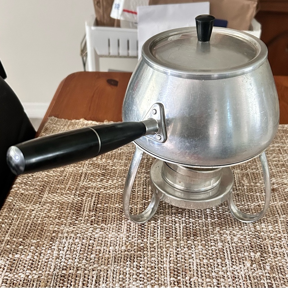 Puralum Italy Fondue Pot